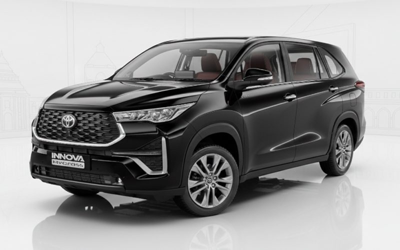 Toyota Innova Hycross